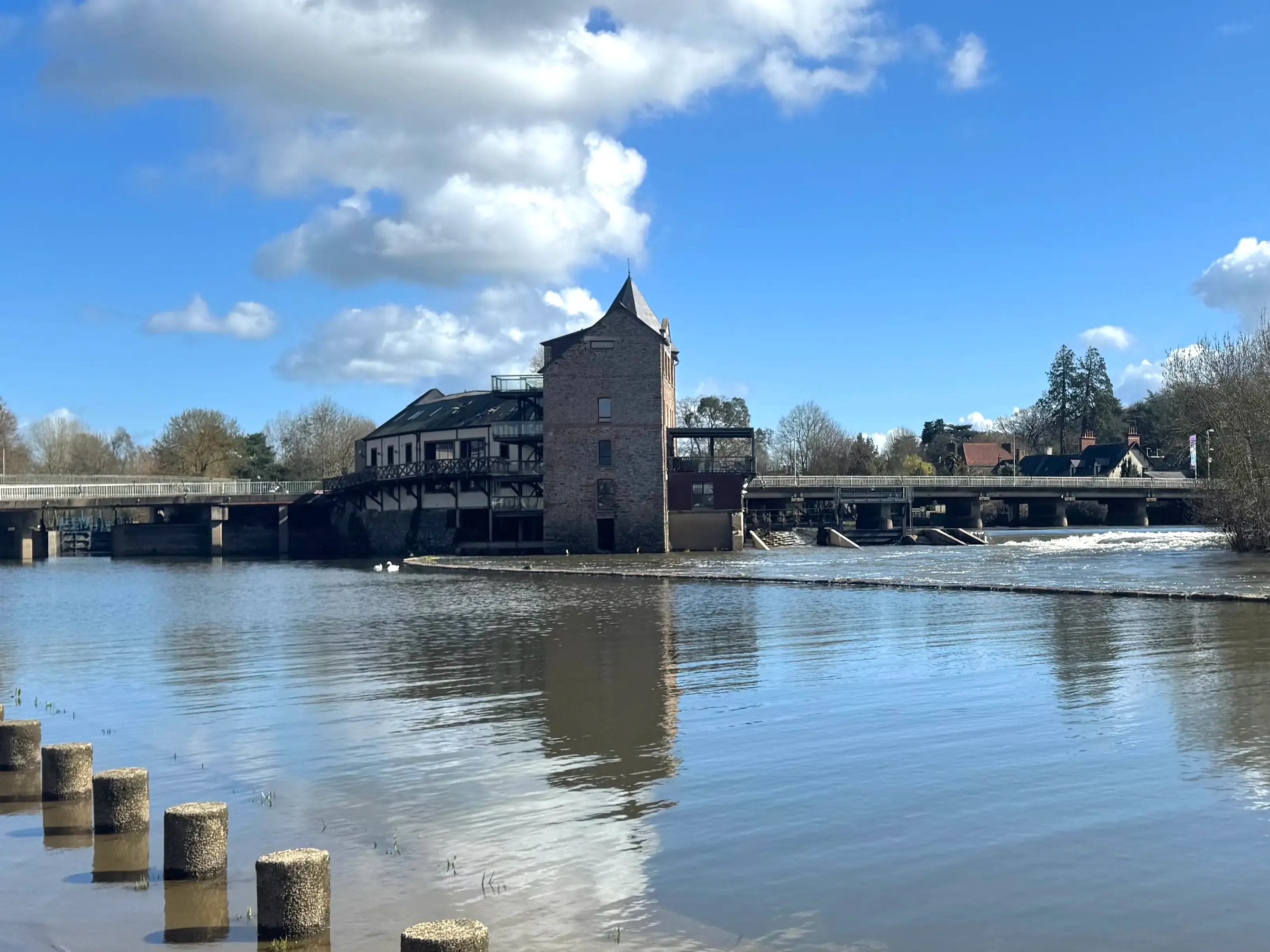 Vue panoramique sur la Vilaine depuis la Crêperie du Port